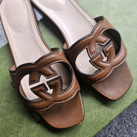 Interlocking G Sandals - Picture 5 of 9